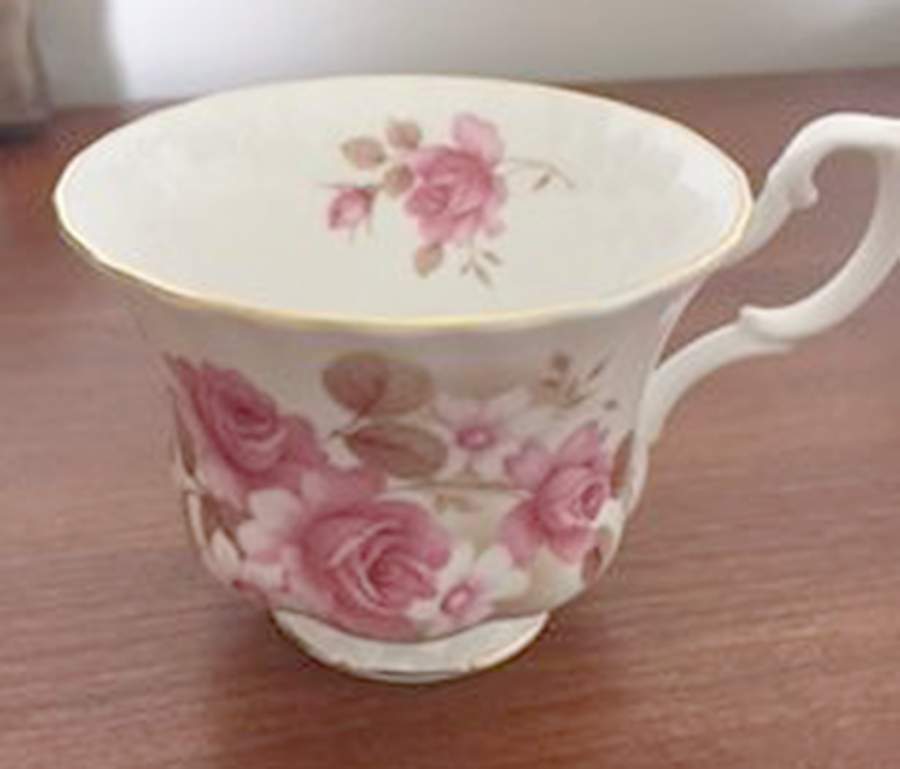 ROA35 Footed Cup by Royal Albert-1