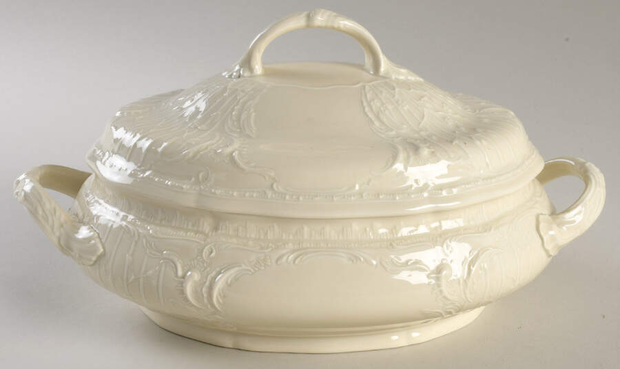 Sanssouci (Ivory, No Trim) Oval Covered Vegetable by Rosenthal - Continental-1