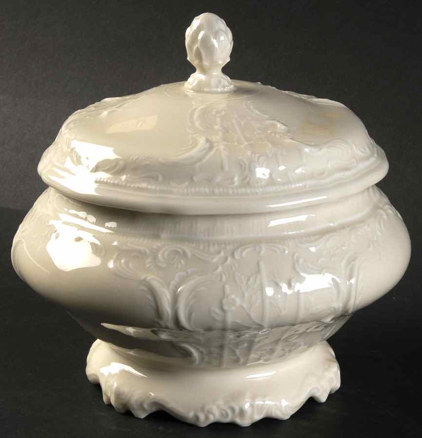 Sanssouci (Ivory, No Trim) Round Box & Lid by Rosenthal - Continental-1
