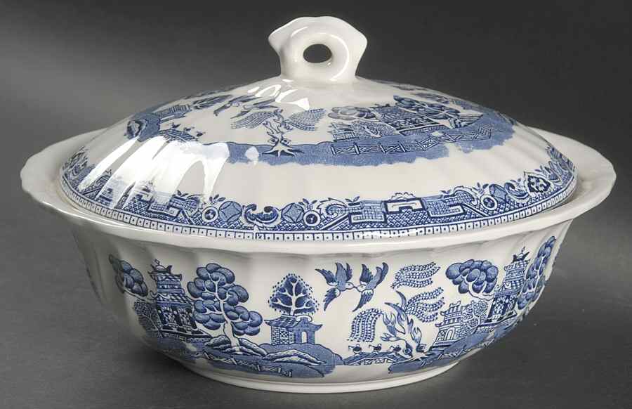 Blue Willow (Swirl Rim, England) Round Covered Vegetable by Royal Wessex-1