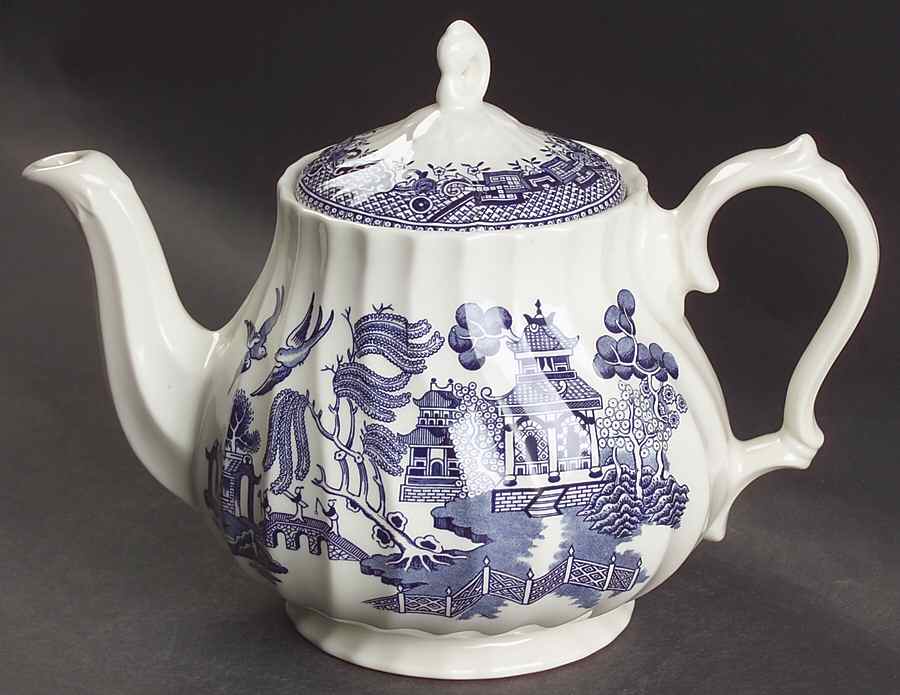 Blue Willow (Swirl Rim, England) Teapot & Lid by Royal Wessex-1