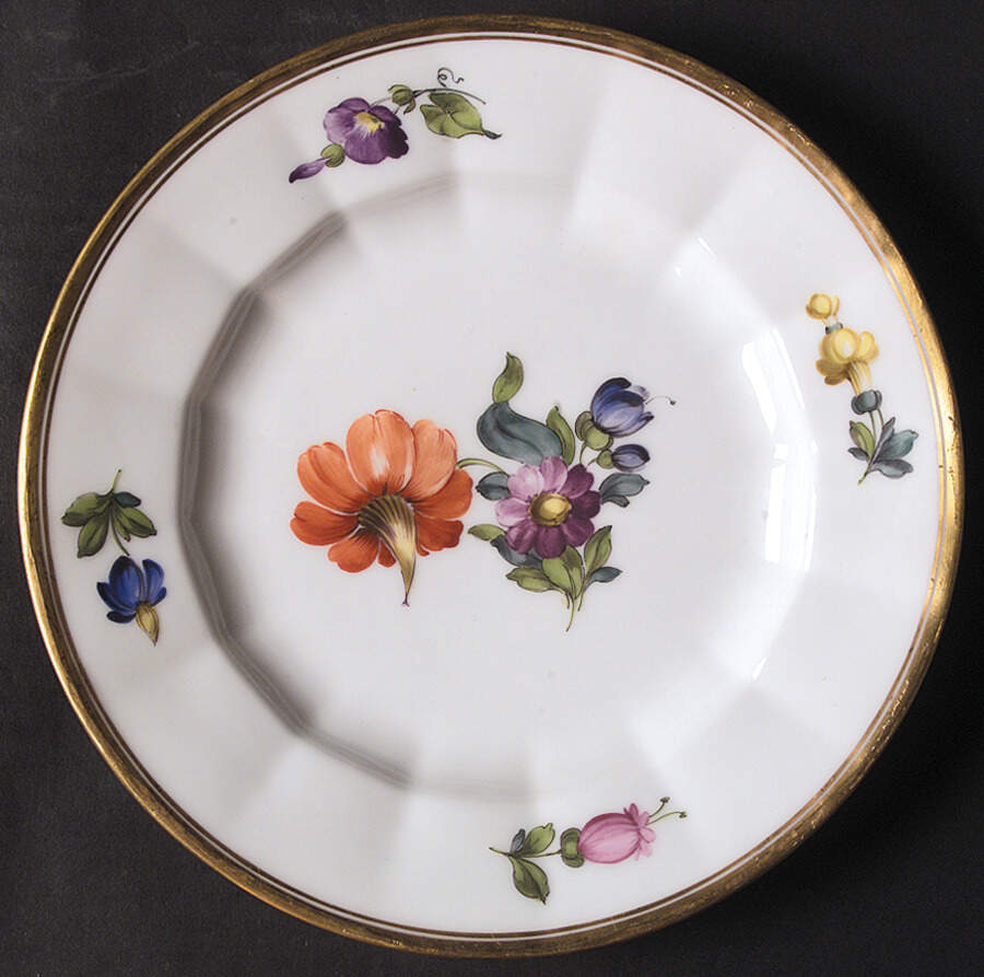 627 Luncheon Plate by Royal Copenhagen-1