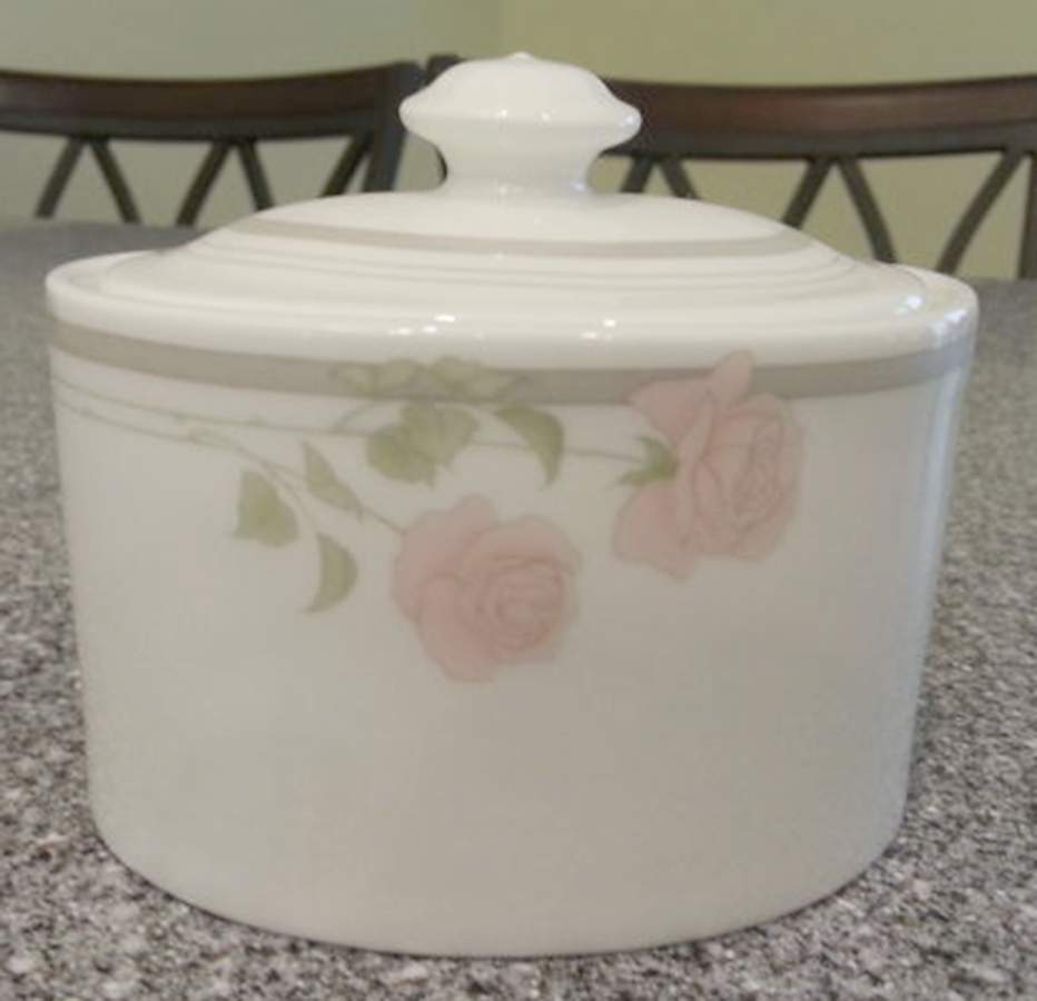 Twilight Rose (Restaurant) Sugar Bowl & Lid by Royal Doulton-1