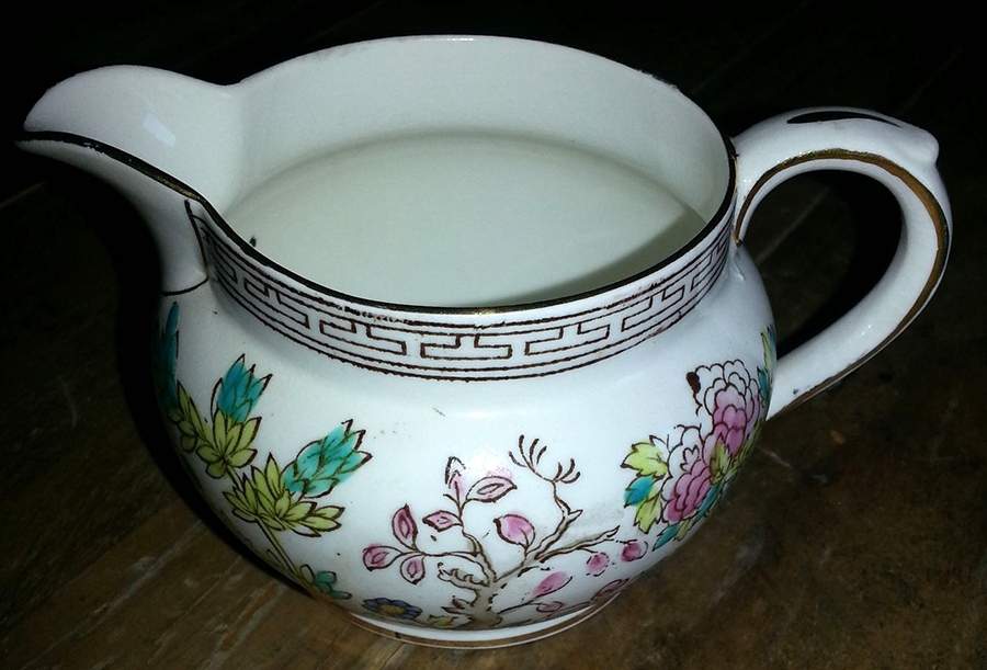 RST25 Creamer by Royal Stafford-1