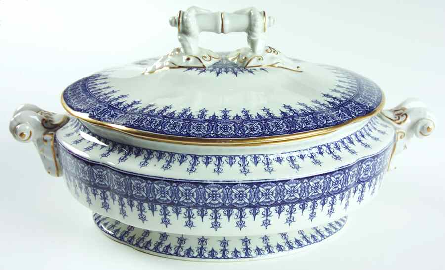 W2088 Round Covered Vegetable by Royal Worcester-1