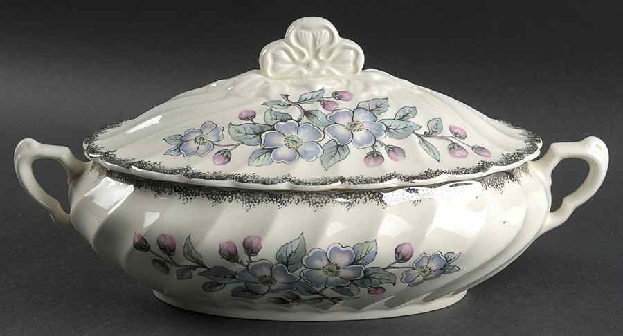 Belvidere Platinum Oval Covered Vegetable by Royal (USA)-1