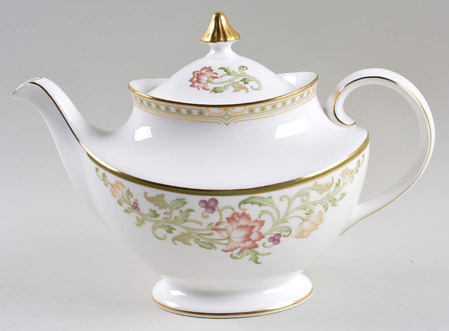 Lichfield Teapot & Lid by Royal Doulton-1