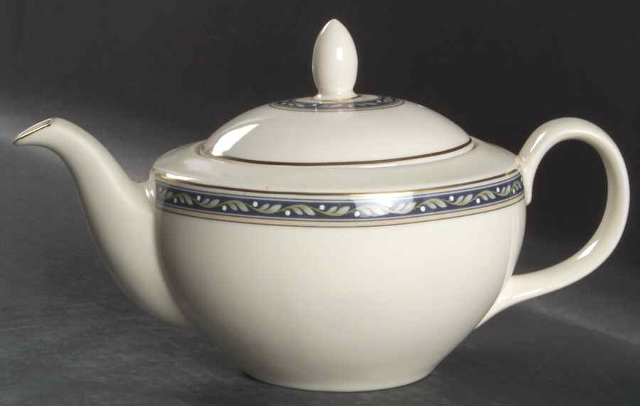 Oregon Teapot & Lid by Royal Doulton-1