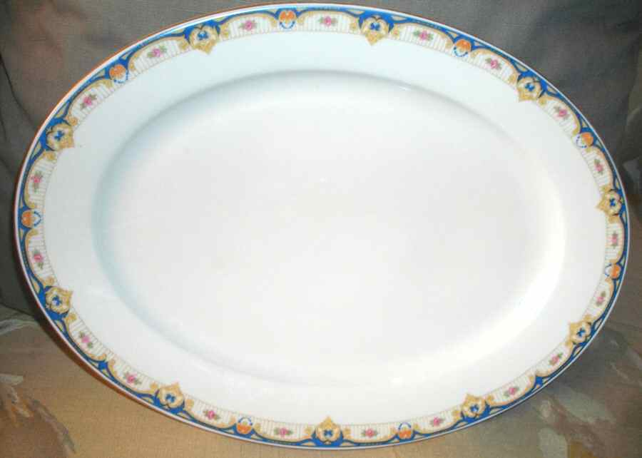 ROB163 14" Oval Serving Platter by Royal Bayreuth-1