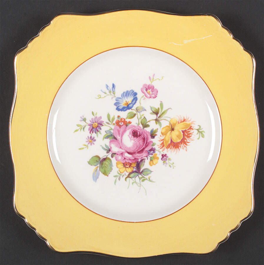 6224 Luncheon Plate by Royal Winton-1