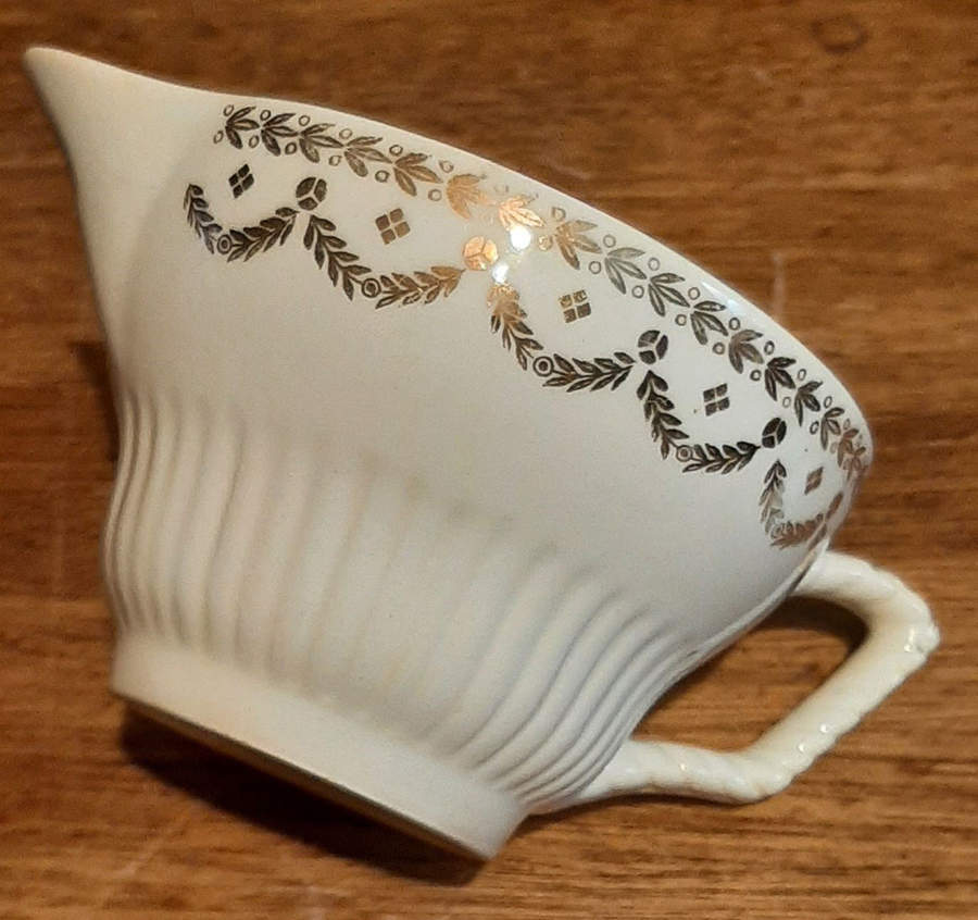 RYL84 Creamer by Royal (USA)-1