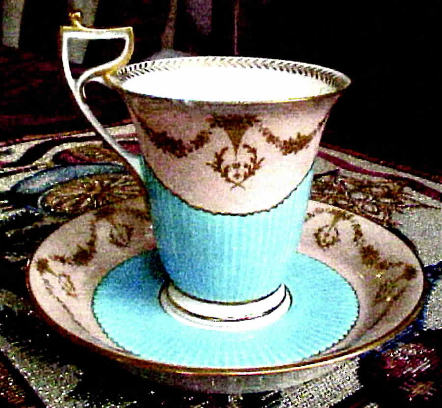 C9183 Footed Cup & Saucer Set by Royal Doulton-1