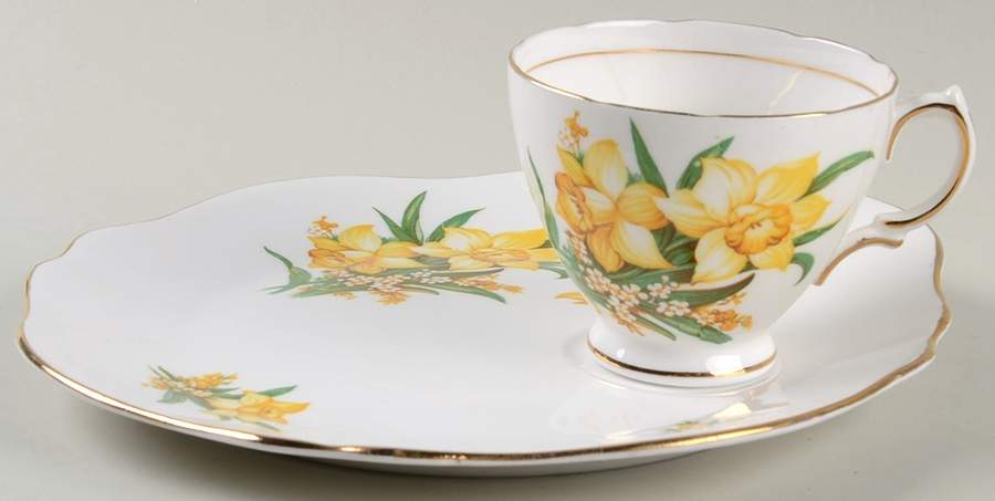 7099 Snack Plate & Cup Set by Royal Vale-1