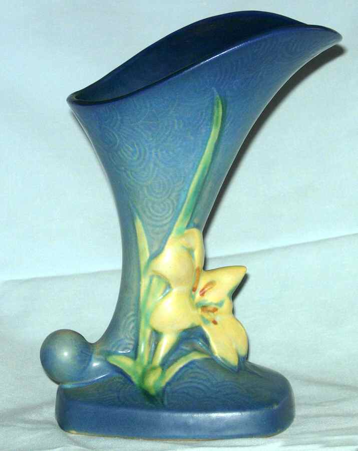 Zephyr Lily Bermuda Blue Cornucopia by Roseville-1