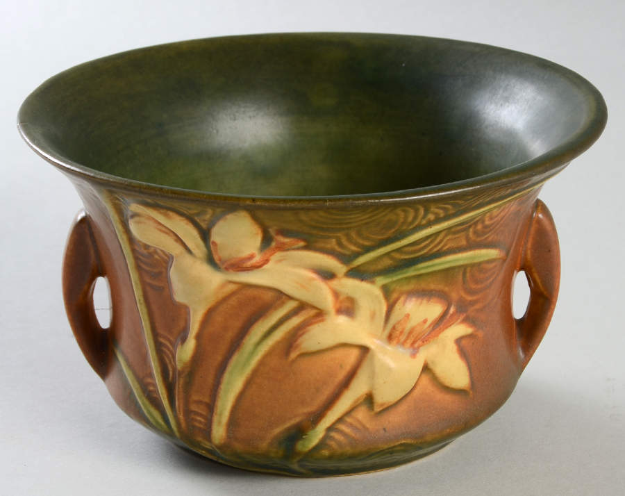 Zephyr Lily Siena 5" Round Handled Bowl by Roseville-1
