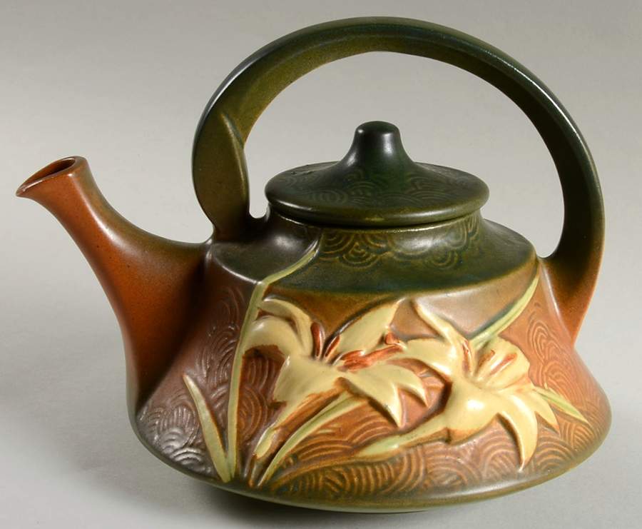 Zephyr Lily Siena Teapot & Lid by Roseville-1