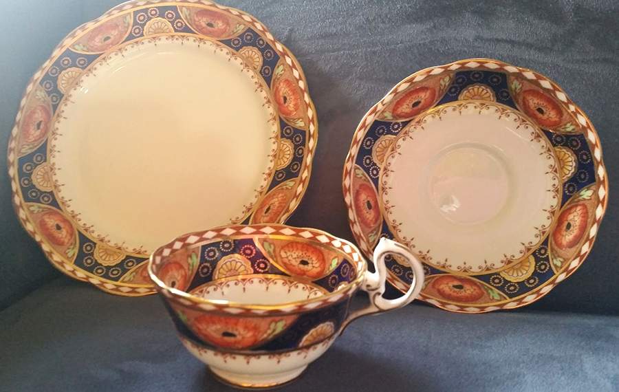 6550 Footed Cup & Saucer Set by Royal Albert-1