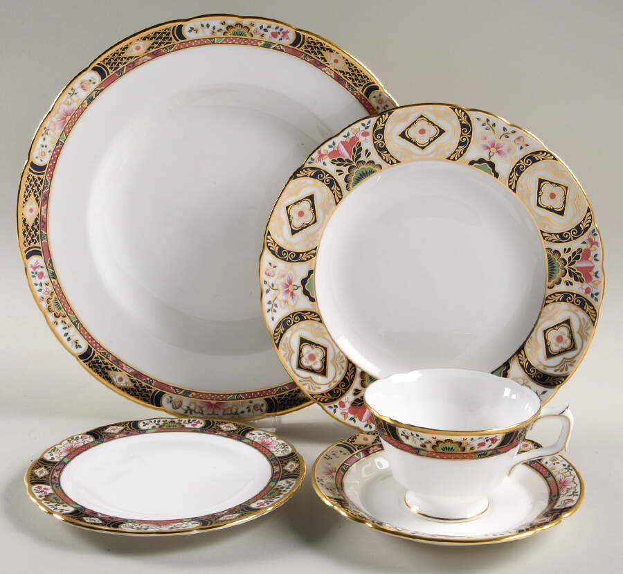 Chelsea Garden 40 Piece Estate Set by Royal Crown Derby-1
