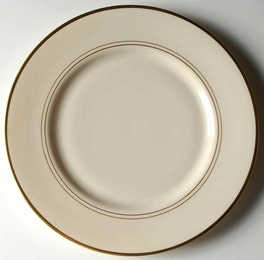 Antoinette Dinner Plate by Ransgil-1