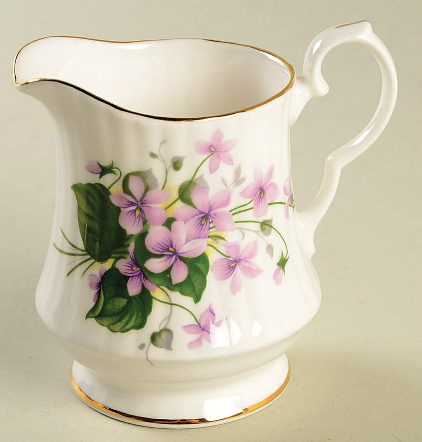 1610 Creamer by Royal Windsor-1