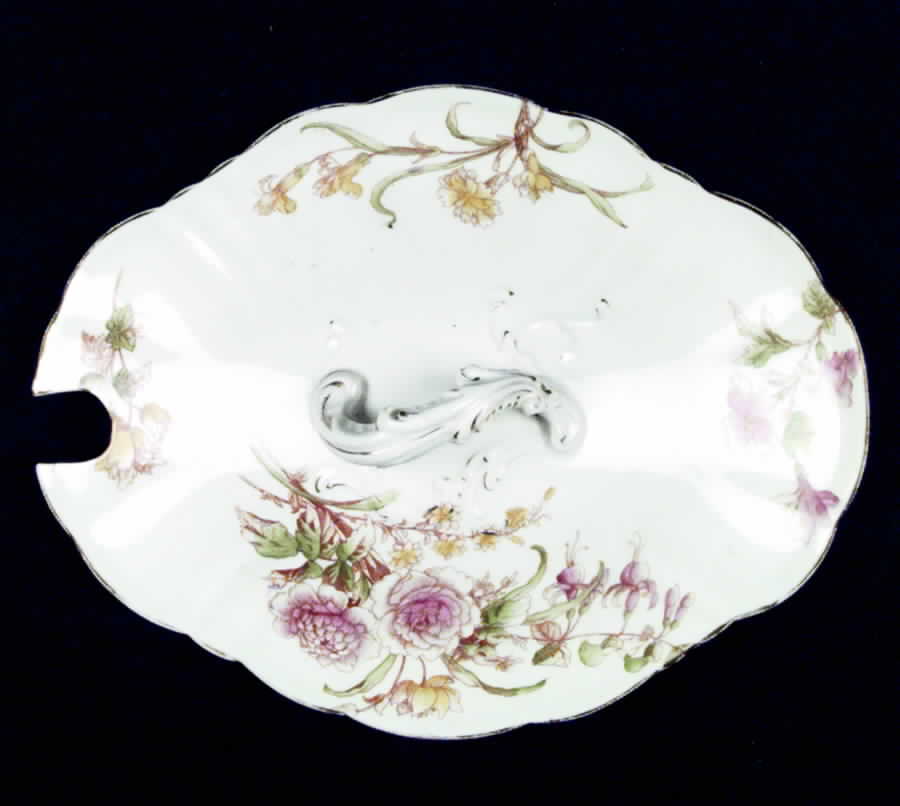 Beverley Tureen & Lid w/Ladle by Royal Doulton-1