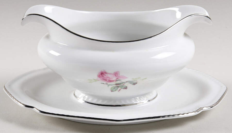 ROB174 Gravy Boat with Attached Underplate by Royal Bayreuth-1