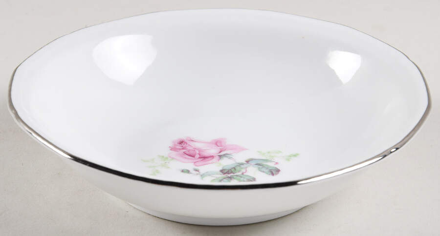 ROB174 Fruit/Dessert (Sauce) Bowl by Royal Bayreuth-1