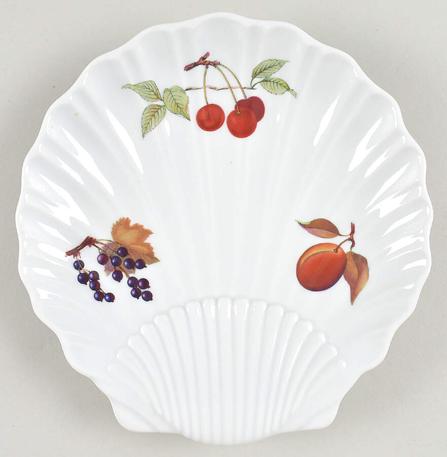Evesham 'M' Large Shell Shaped Dish by Royal Worcester-1