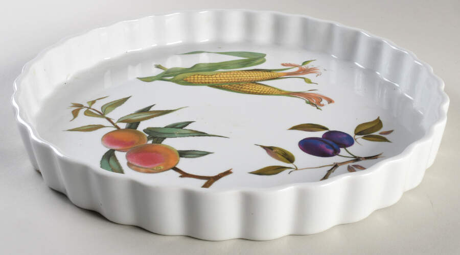 Evesham 'M' 13" Quiche by Royal Worcester-1