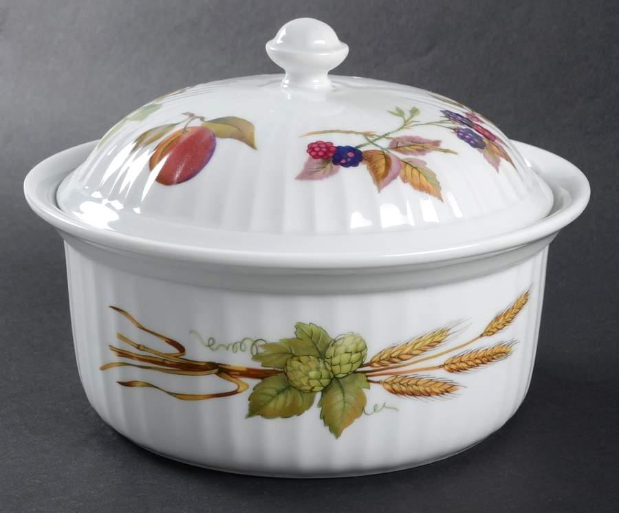 Evesham 'M' 1.5 Qt Round Covered Casserole by Royal Worcester-1