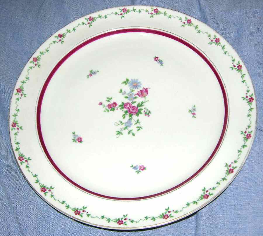 ROB176 Dinner Plate by Royal Bayreuth-1