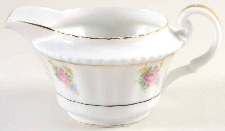 ROB177 Creamer by Royal Bayreuth-1