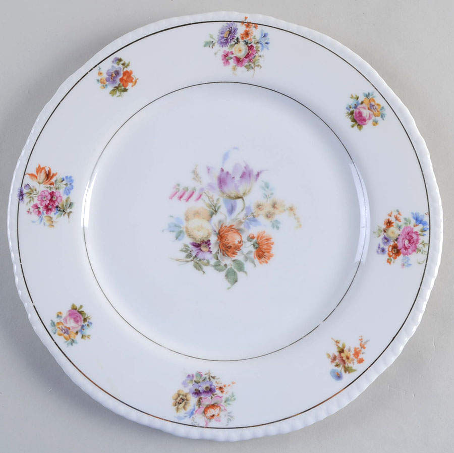 ROB177 Dinner Plate by Royal Bayreuth-1