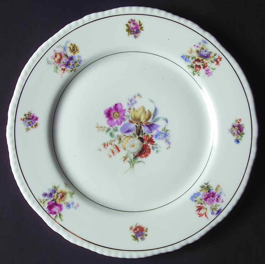ROB177 Dinner Plate by Royal Bayreuth-1