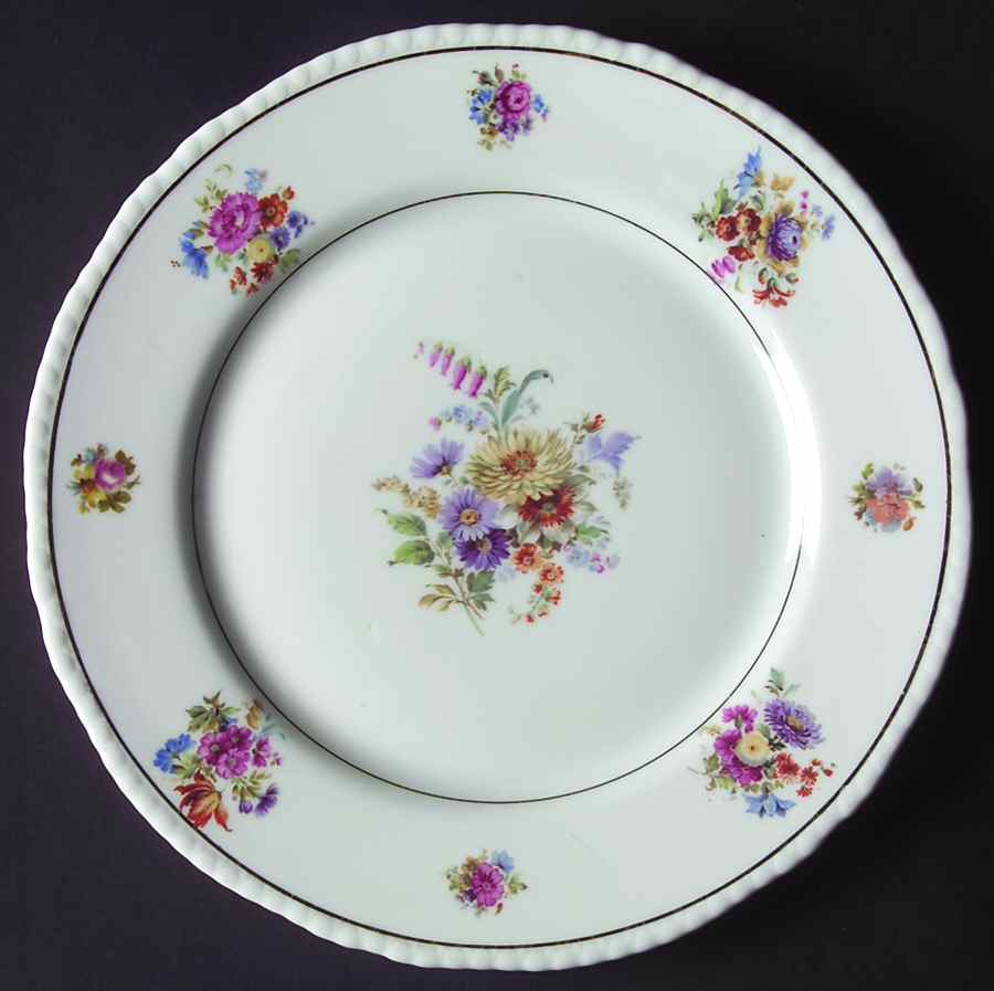 ROB177 Dinner Plate by Royal Bayreuth-1
