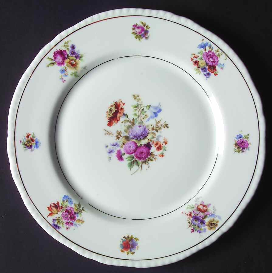 ROB177 Dinner Plate by Royal Bayreuth-1