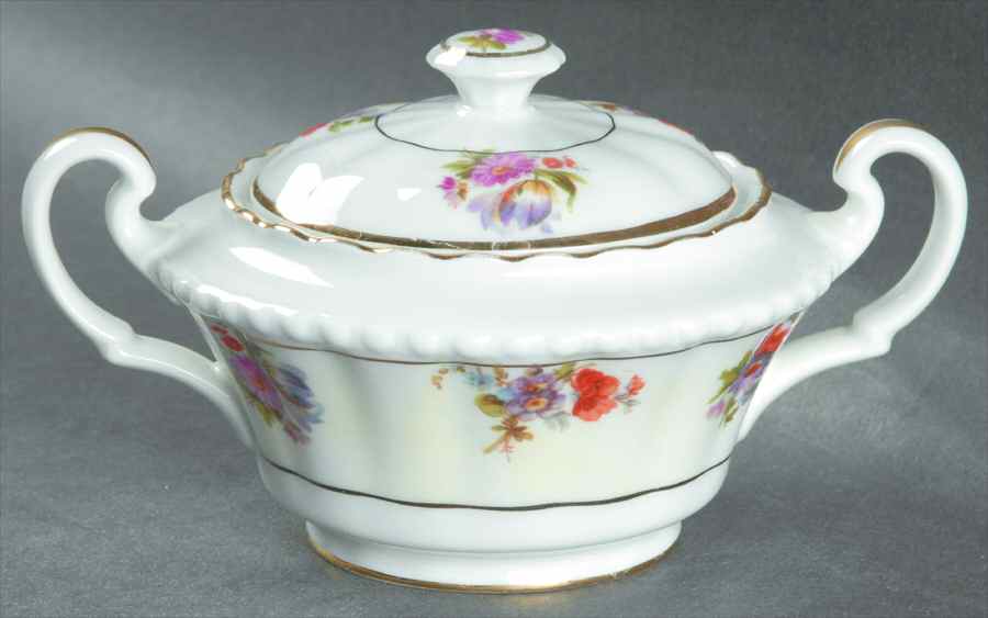 ROB177 Sugar Bowl & Lid by Royal Bayreuth-1