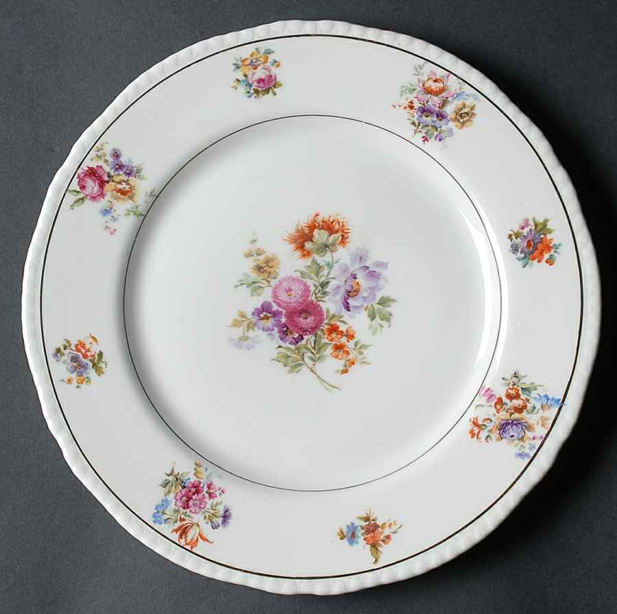 ROB177 Dinner Plate by Royal Bayreuth-1