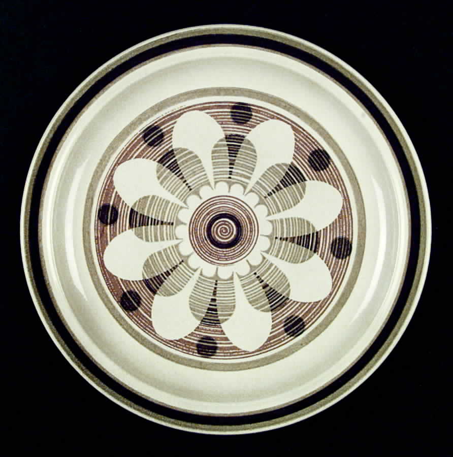 RYL87 Dinner Plate by Royal (USA)-1