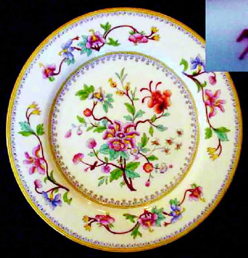 W7913 Dinner Plate by Royal Worcester-1