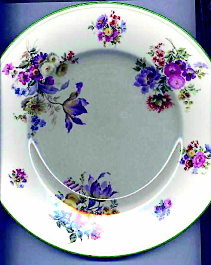 RD72 Dinner Plate by Royal Doulton-1