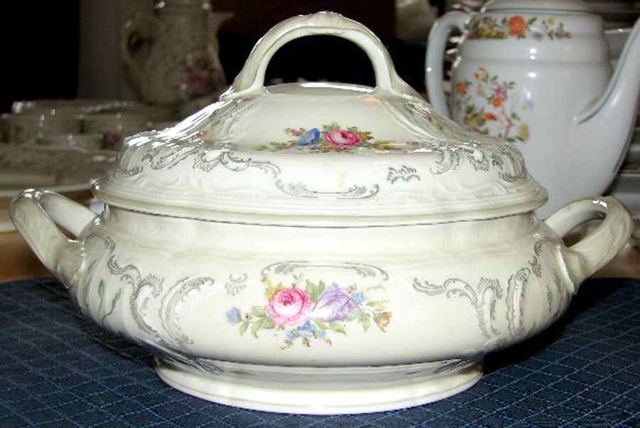 3319 (Green Trim) Round Covered Vegetable by Rosenthal - Continental-1