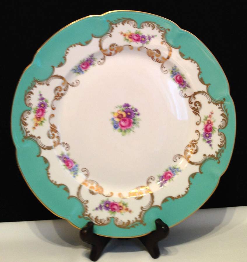 ROB181 Dinner Plate by Royal Bayreuth-1