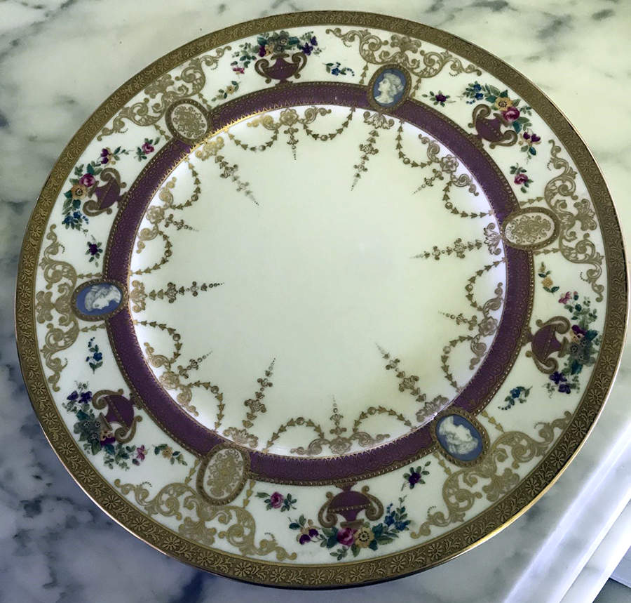 V3991 Dinner Plate by Royal Cauldon-1