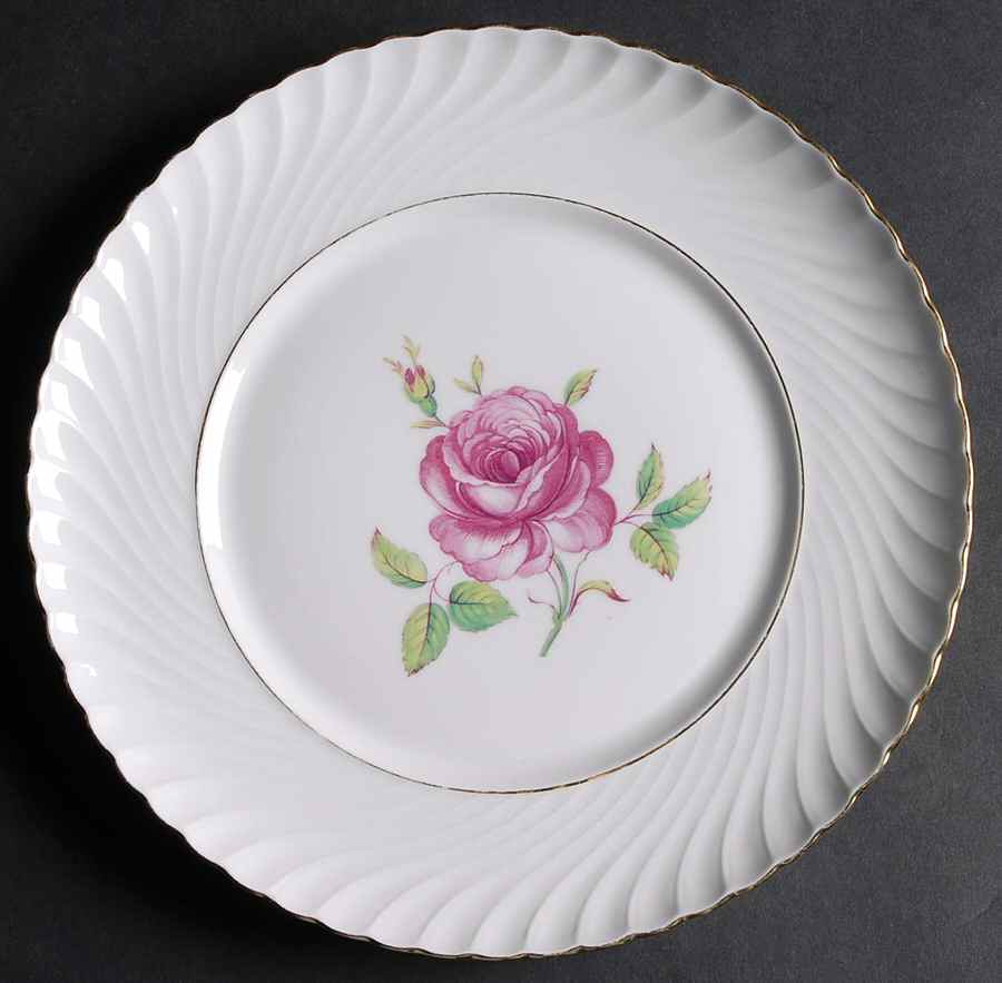 974 Dinner Plate by Royal Bayreuth-1