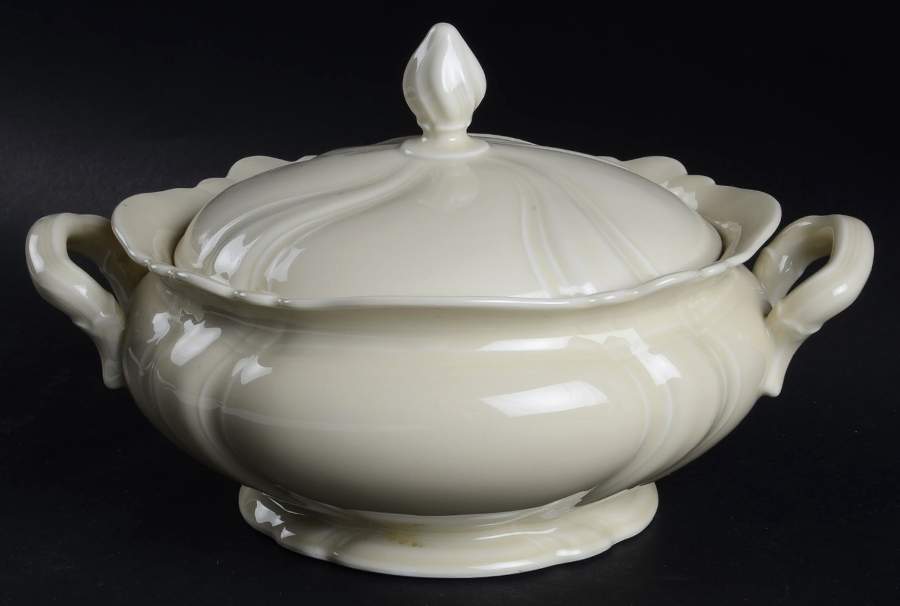 Viktoria Cream Round Covered Vegetable by Rosenthal - Continental-1