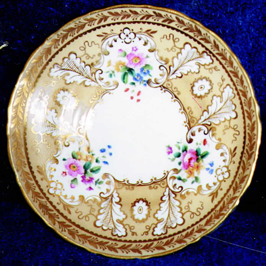 T3246 Saucer by Royal Cauldon-1