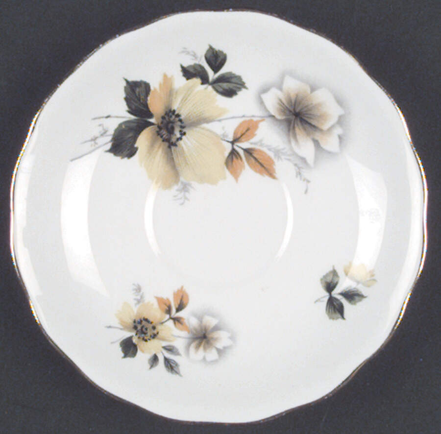 8221 Saucer by Royal Vale-1