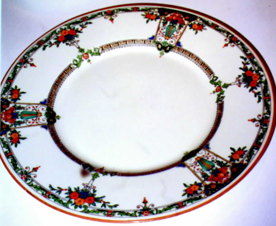 The Langdon Dinner Plate by Royal Doulton-1