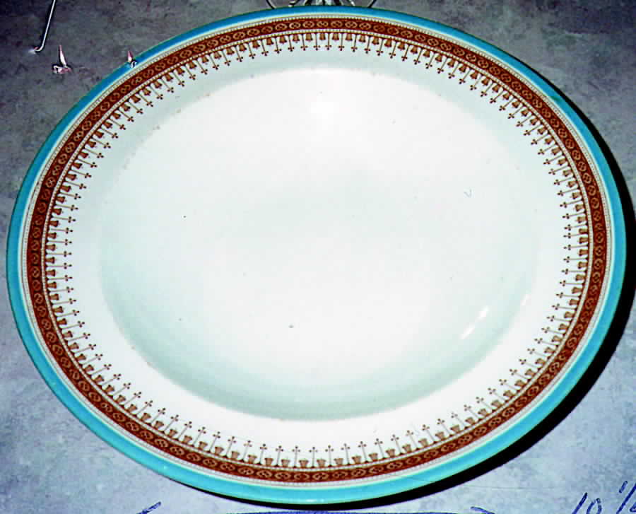B252 Dinner Plate by Royal Worcester-1